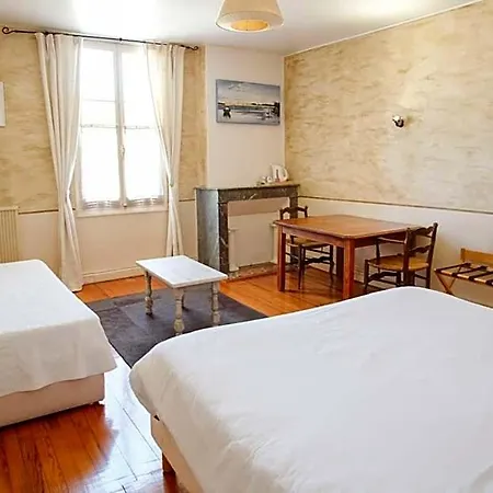 Les Gues Rivieres Bed & Breakfast